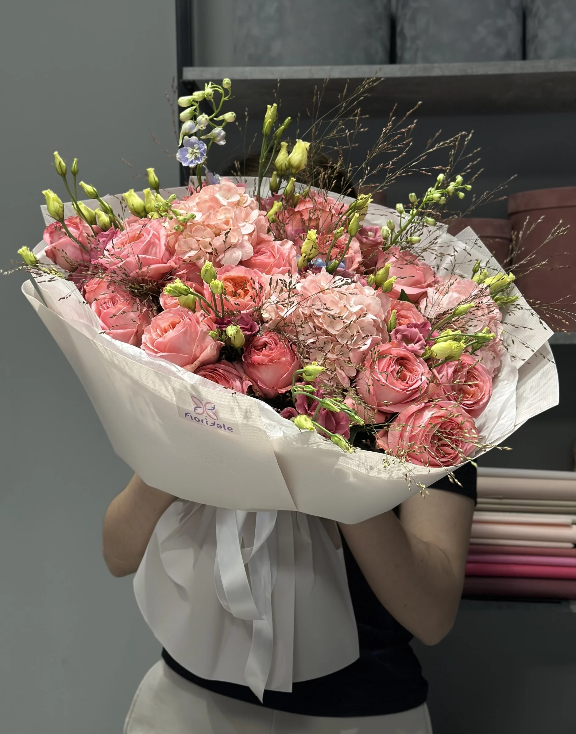 klassicheskiy-buket-pers:-tsvetochnaya-roskoshy