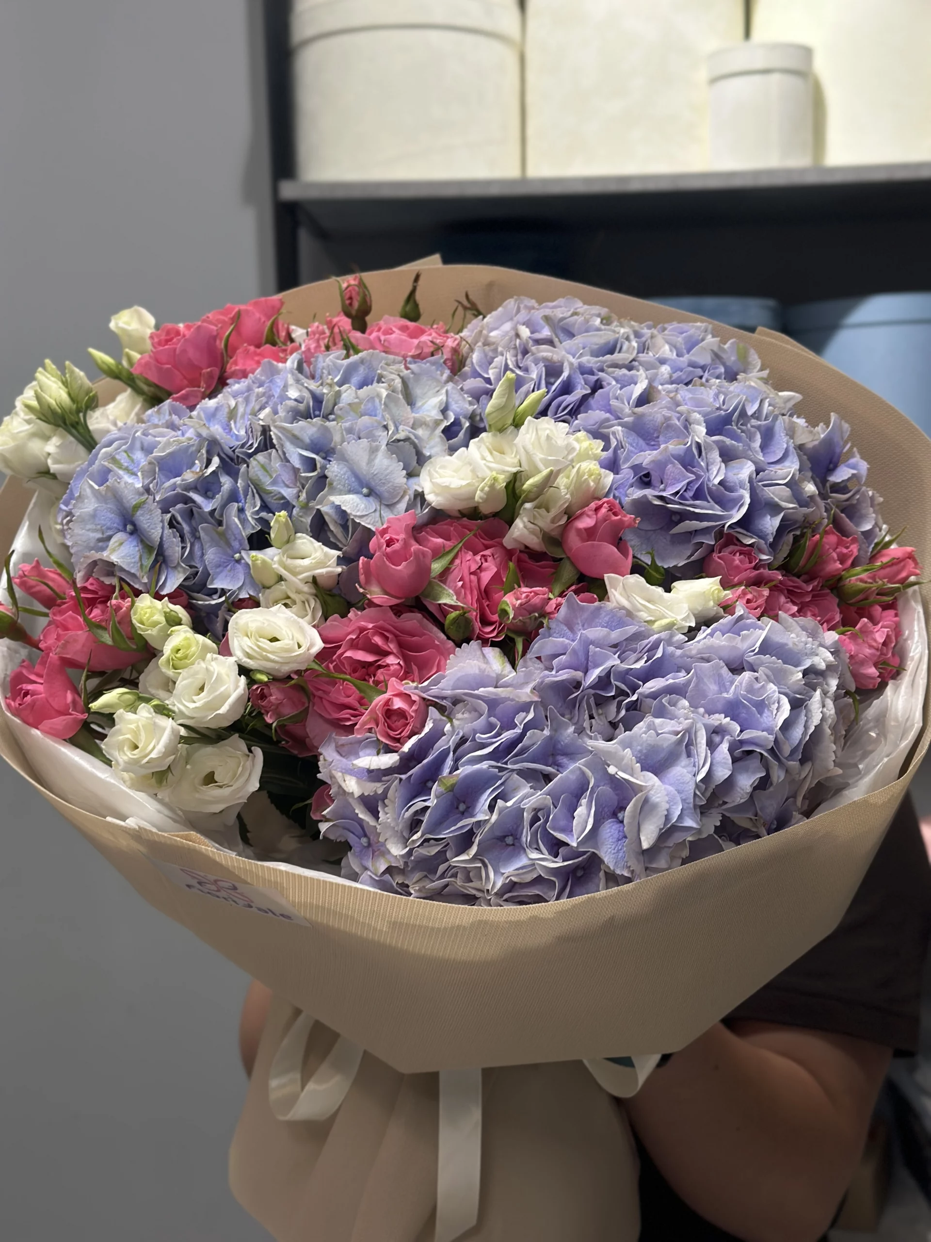 klassicheskiy-buket-flay:-letyashtiy-buket-dlya-vlyublennyh-v-zhizny