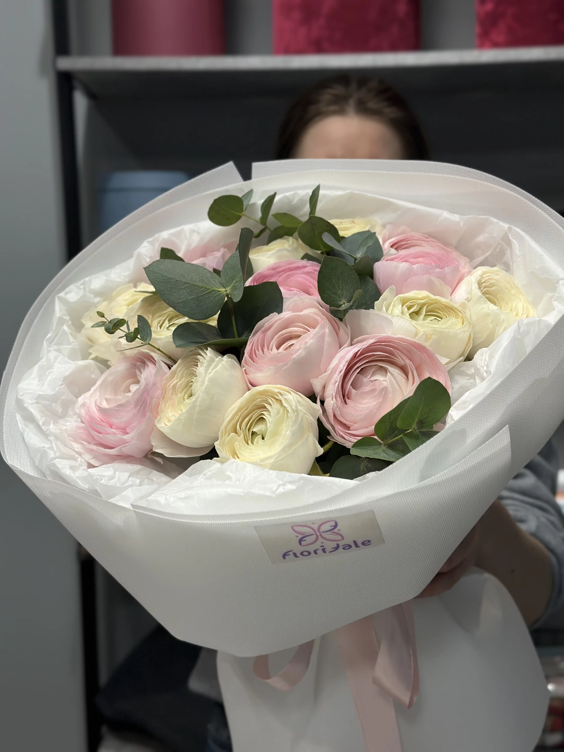 buket-ranunkulyusov-babbl-gam:-nezhnosty,-kotoruyu-nevozmozhno-zabyty